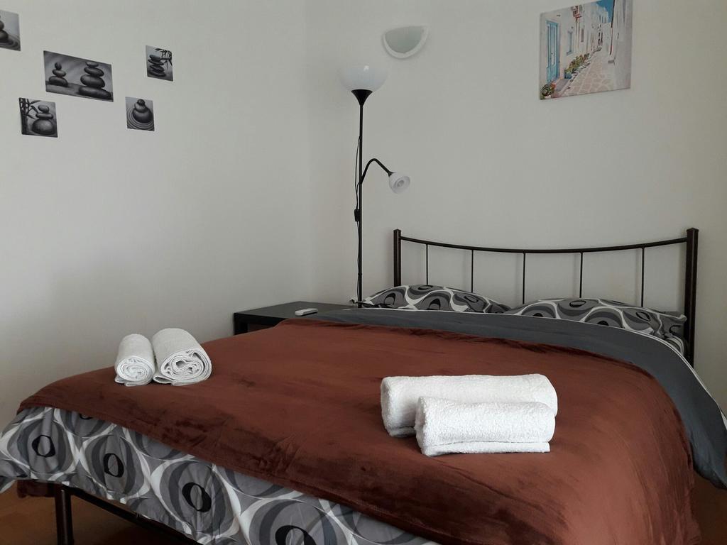 Sfiggos 54 Guest House Athena Bagian luar foto