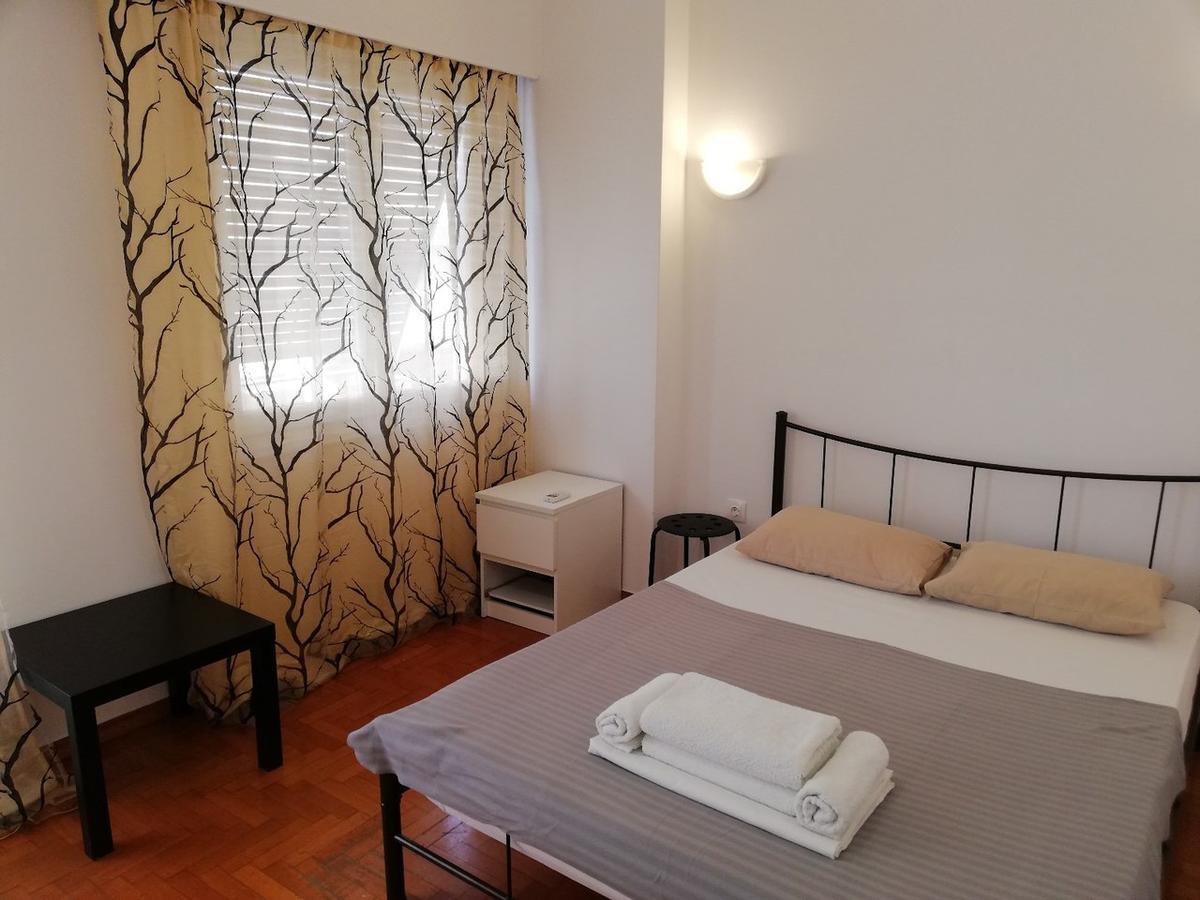 Sfiggos 54 Guest House Athena Bagian luar foto